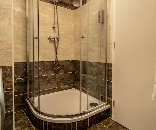 Ruzova By Ruterra Hotel Praga